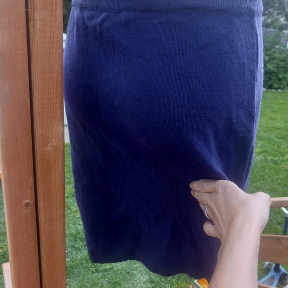 Knee length knit pencil skirt - Picture 4 of 5